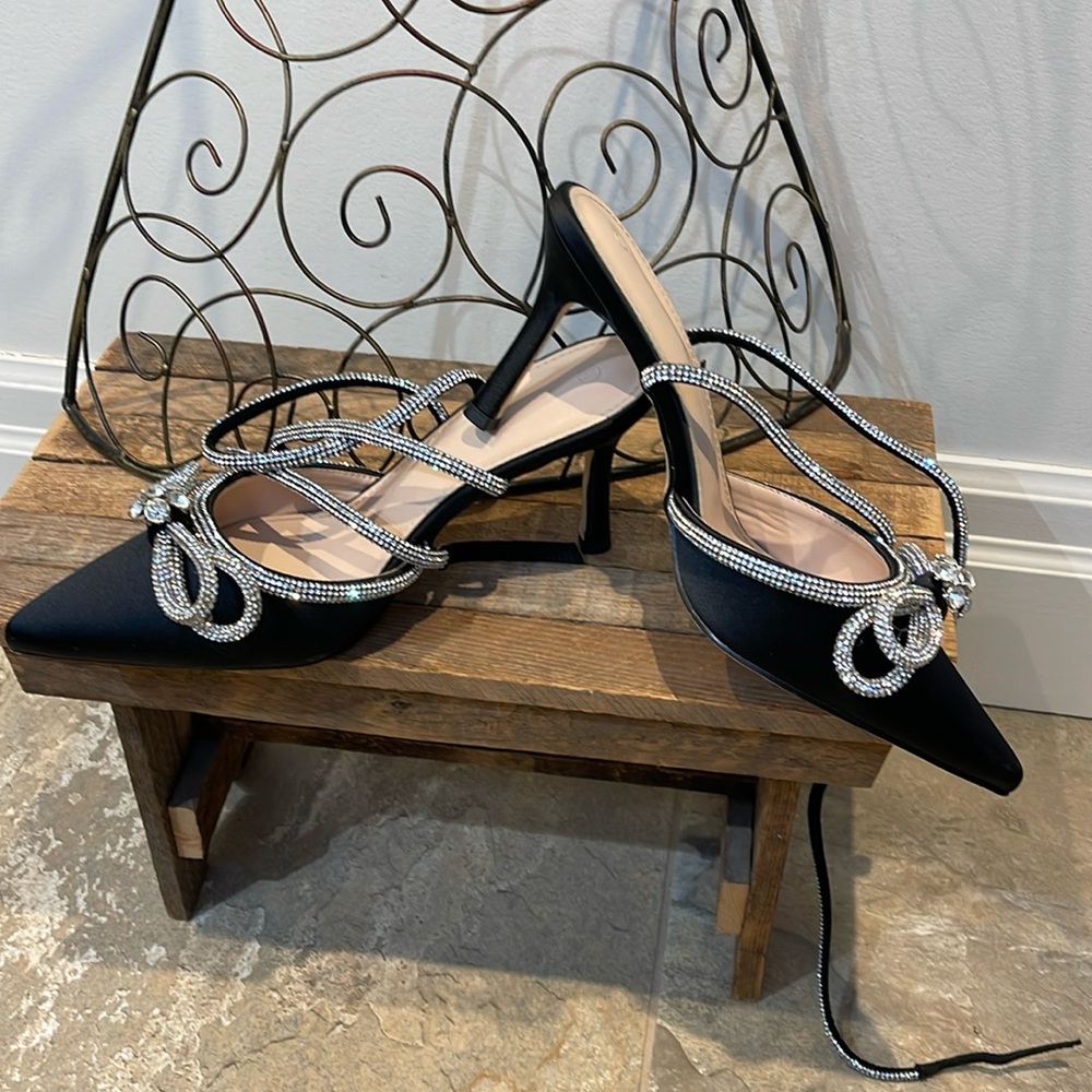 VETASTE Women's Double Bow Heels